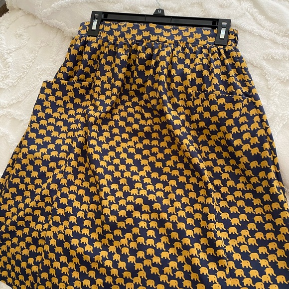 🎉SOLD LOCALLY🎉 Everly skirt with elephants Medium - Picture 1 of 5